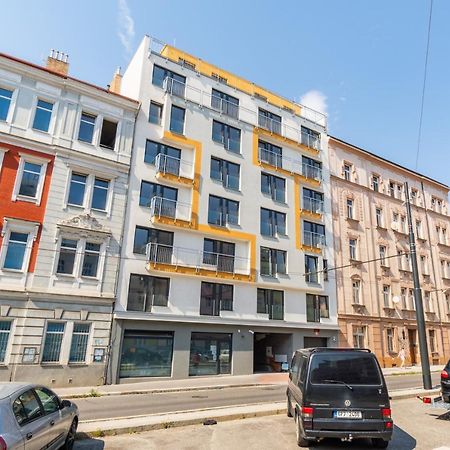Brand New Studio Apartment # 42 In Brand New Building With Free Parking In The Center Прага Экстерьер фото