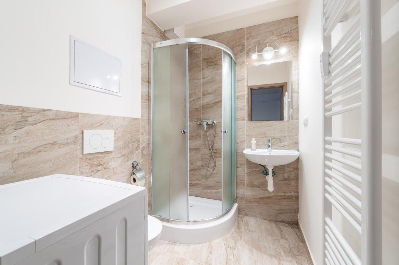 Brand New Studio Apartment # 42 In Brand New Building With Free Parking In The Center Прага Экстерьер фото