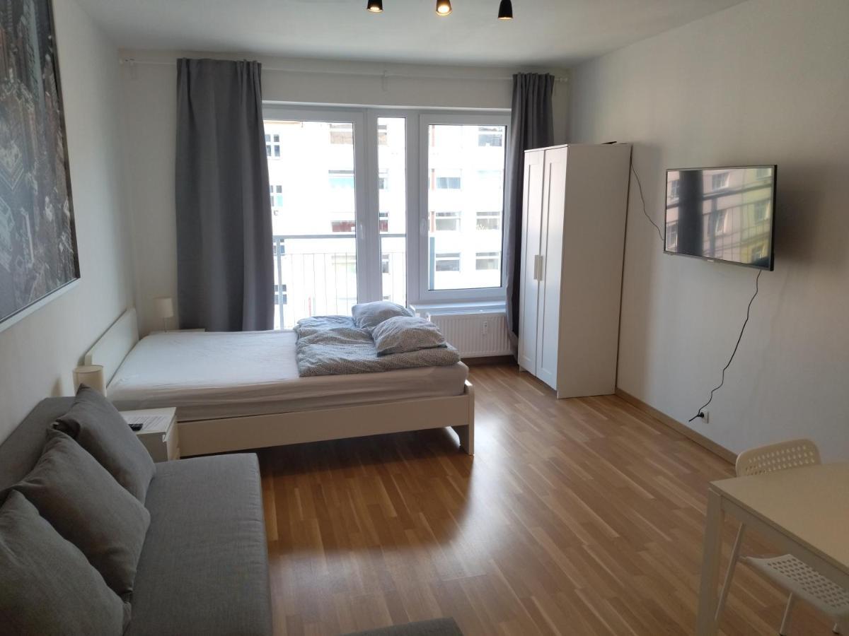 Brand New Studio Apartment # 42 In Brand New Building With Free Parking In The Center Прага Экстерьер фото